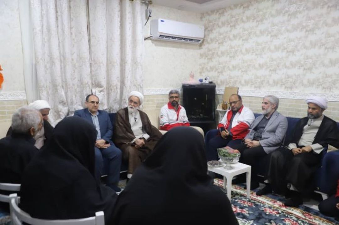 ابلاغ همدلی رهبر معظم با خانواده داغ‌دیده