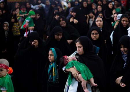 همایش شیرخوارگان حسینی در بندرعباس برگزار شد 