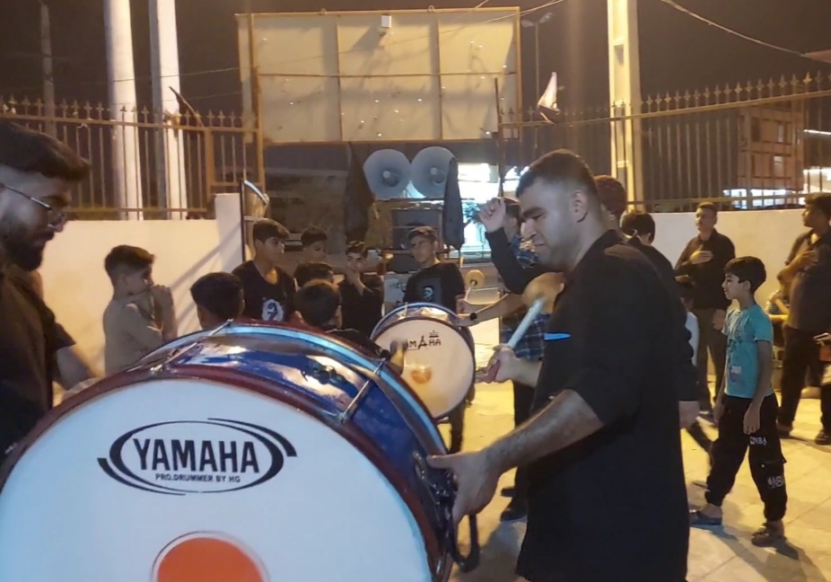 برگزاری آیین عزاداری شب پنجم محرم در مسجد امام علی (ع) شهر بستک